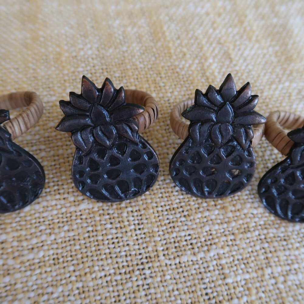4 Welcome Pineapple Metal & Rattan Napkin Rings Napkin Holders